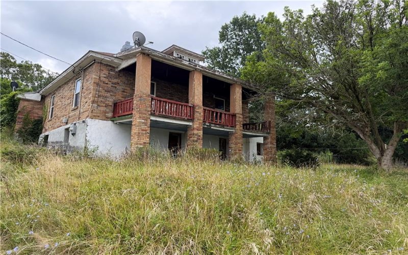 201 Elm Rd, Uniontown, 15401, 2 Bedrooms Bedrooms, ,1 BathroomBathrooms,Residential,For Sale,Elm Rd,1767313