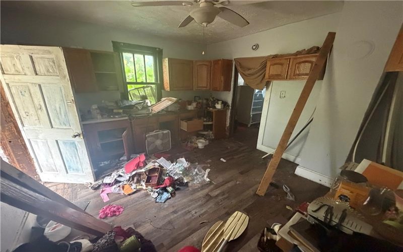 201 Elm Rd, Uniontown, 15401, 2 Bedrooms Bedrooms, ,1 BathroomBathrooms,Residential,For Sale,Elm Rd,1767313