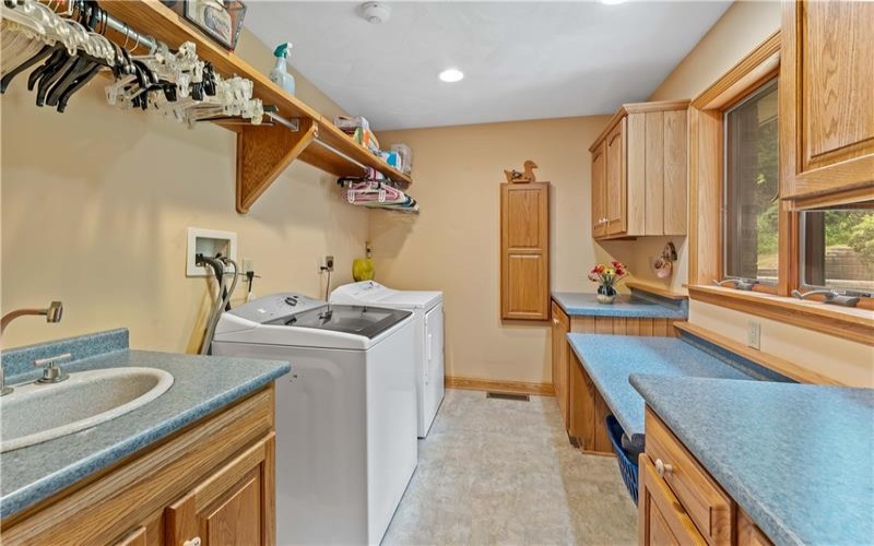 461 and 467 Fan Hollow Rd, Uniontown, 15401, 3 Bedrooms Bedrooms, 8 Rooms Rooms,3.1 BathroomsBathrooms,Residential,For Sale,Fan Hollow Rd,1765907