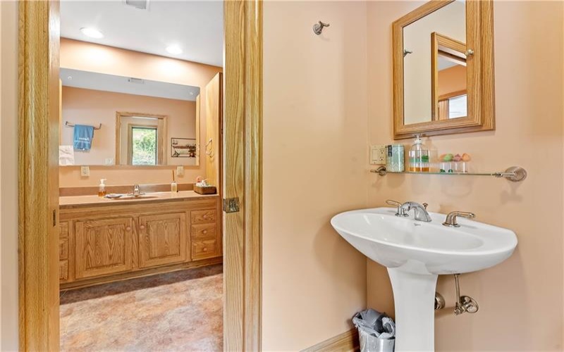 461 and 467 Fan Hollow Rd, Uniontown, 15401, 3 Bedrooms Bedrooms, 8 Rooms Rooms,3.1 BathroomsBathrooms,Residential,For Sale,Fan Hollow Rd,1765907