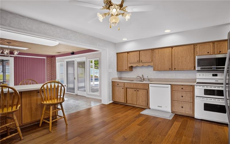 600 Lincoln Ave, Mc Donald, 15057, 5 Bedrooms Bedrooms, 11 Rooms Rooms,3.1 BathroomsBathrooms,Residential,For Sale,Lincoln Ave,1765928