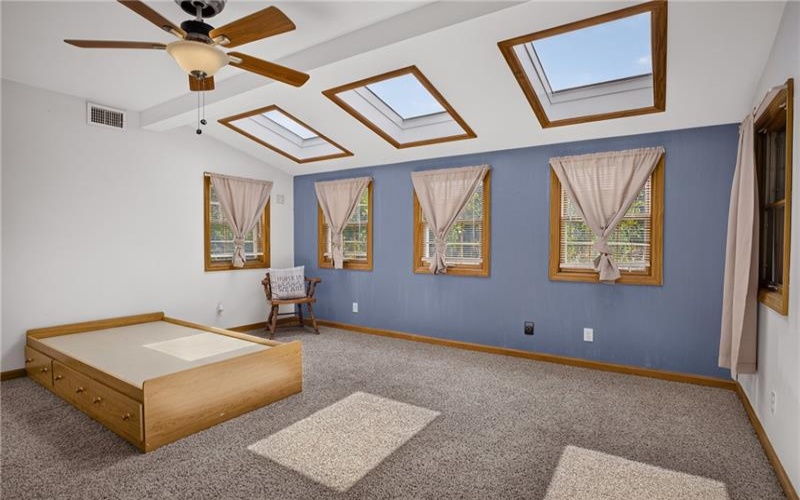 600 Lincoln Ave, Mc Donald, 15057, 5 Bedrooms Bedrooms, 11 Rooms Rooms,3.1 BathroomsBathrooms,Residential,For Sale,Lincoln Ave,1765928