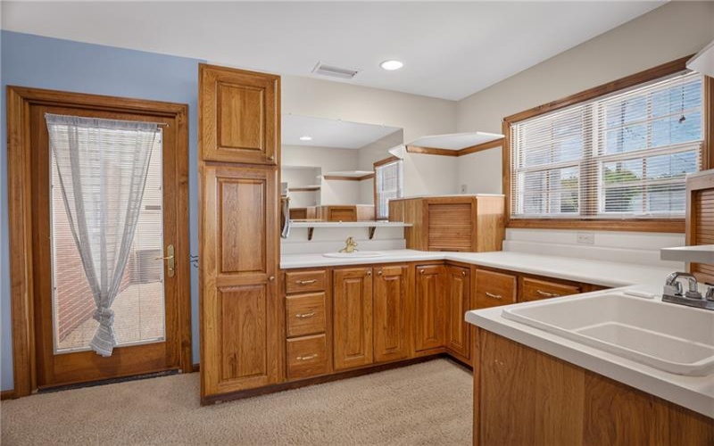 600 Lincoln Ave, Mc Donald, 15057, 5 Bedrooms Bedrooms, 11 Rooms Rooms,3.1 BathroomsBathrooms,Residential,For Sale,Lincoln Ave,1765928