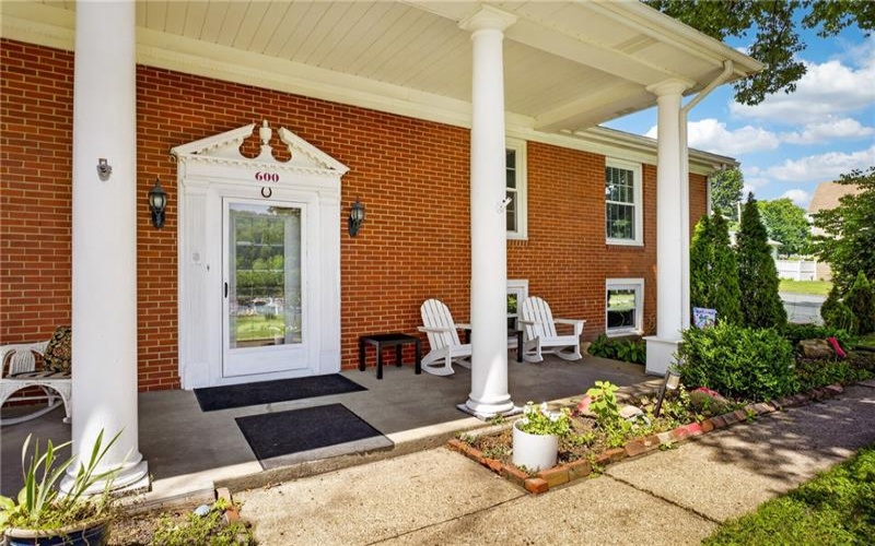 600 Lincoln Ave, Mc Donald, 15057, 5 Bedrooms Bedrooms, 11 Rooms Rooms,3.1 BathroomsBathrooms,Residential,For Sale,Lincoln Ave,1765928