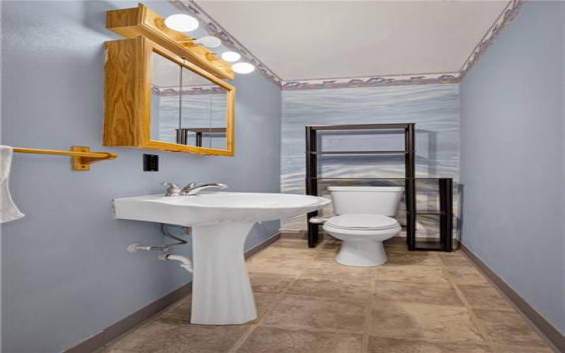 600 Lincoln Ave, Mc Donald, 15057, 5 Bedrooms Bedrooms, 11 Rooms Rooms,3.1 BathroomsBathrooms,Residential,For Sale,Lincoln Ave,1765928