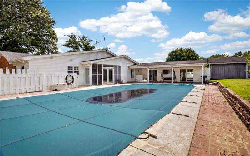 600 Lincoln Ave, Mc Donald, 15057, 5 Bedrooms Bedrooms, 11 Rooms Rooms,3.1 BathroomsBathrooms,Residential,For Sale,Lincoln Ave,1765928