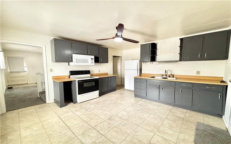 307 Mulberry Ln, Irwin, 15642, 2 Bedrooms Bedrooms, ,1 BathroomBathrooms,Lease,For Rent,Mulberry Ln,1765938