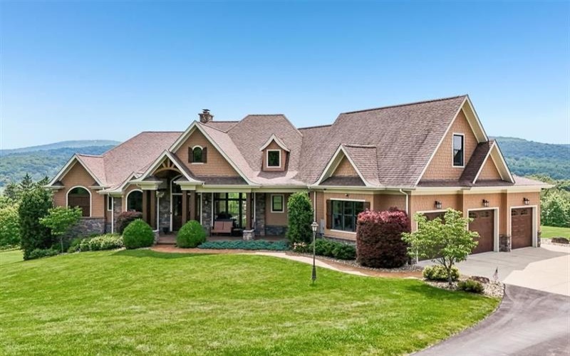 2017 Thunder Lane, Latrobe, 15650, 4 Bedrooms Bedrooms, 13 Rooms Rooms,3.2 BathroomsBathrooms,Residential,For Sale,Thunder Lane,1767346