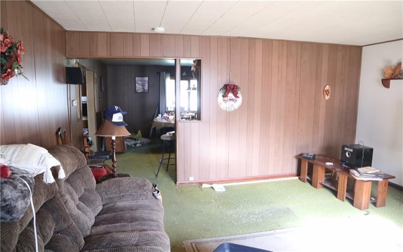 521 Pike Run Dr, Daisytown, 15427, 4 Bedrooms Bedrooms, 10 Rooms Rooms,2 BathroomsBathrooms,Residential,For Sale,Pike Run Dr,1767352