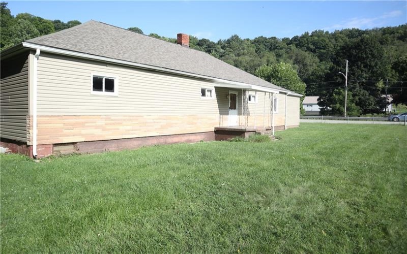 521 Pike Run Dr, Daisytown, 15427, 4 Bedrooms Bedrooms, 10 Rooms Rooms,2 BathroomsBathrooms,Residential,For Sale,Pike Run Dr,1767352