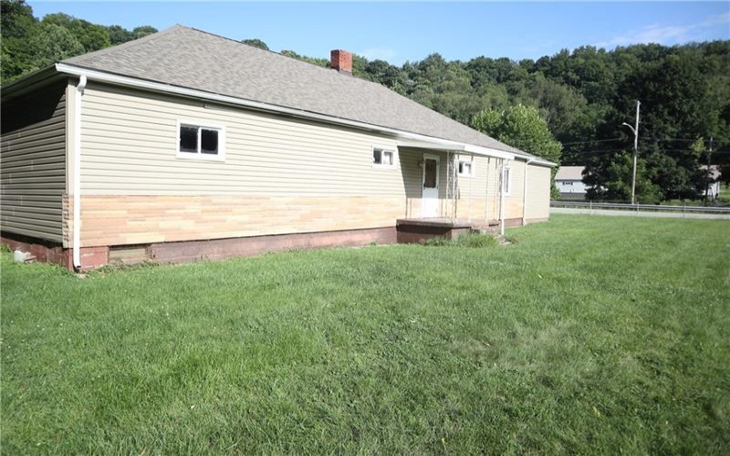 521 Pike Run Dr, Daisytown, 15427, 4 Bedrooms Bedrooms, 10 Rooms Rooms,2 BathroomsBathrooms,Residential,For Sale,Pike Run Dr,1767352