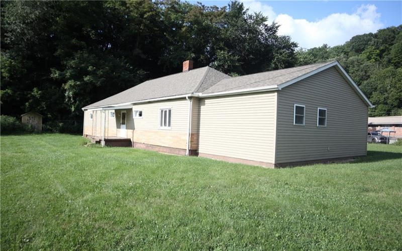 521 Pike Run Dr, Daisytown, 15427, 4 Bedrooms Bedrooms, 10 Rooms Rooms,2 BathroomsBathrooms,Residential,For Sale,Pike Run Dr,1767352
