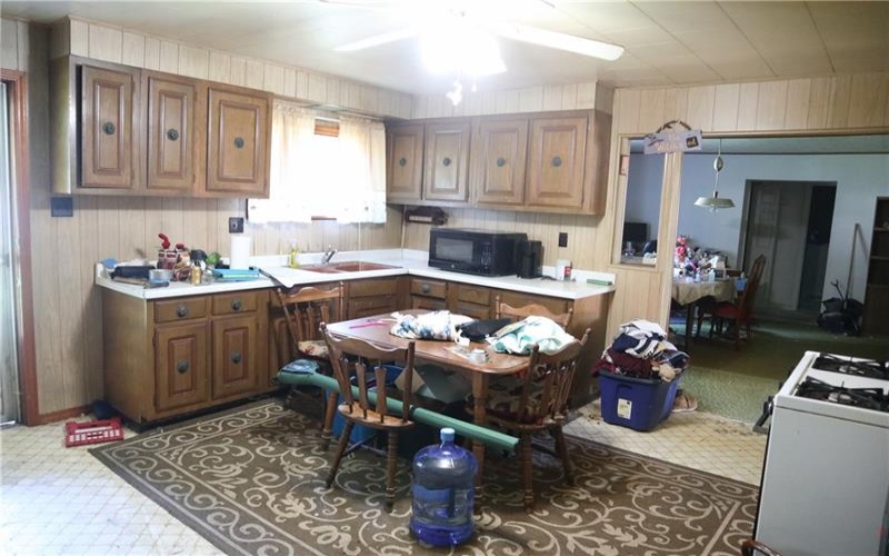 521 Pike Run Dr, Daisytown, 15427, 4 Bedrooms Bedrooms, 10 Rooms Rooms,2 BathroomsBathrooms,Residential,For Sale,Pike Run Dr,1767352