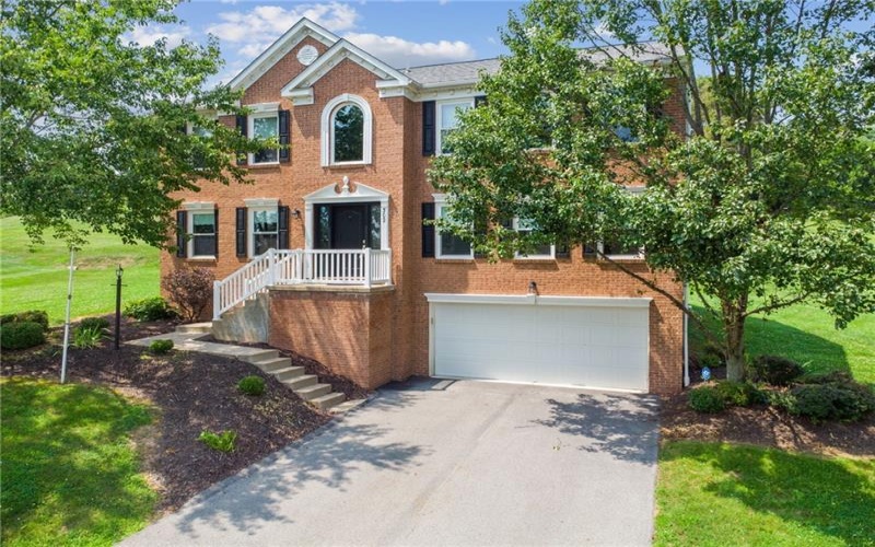 302 Davinci Ct, Rostraver Twp., 15012, 4 Bedroom Bedrooms, 11 Room Rooms,2.2 BathroomBathrooms,Residential,For Sale,Davinci Ct,1765952