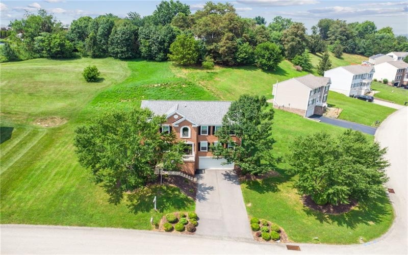 302 Davinci Ct, Rostraver Twp., 15012, 4 Bedroom Bedrooms, 11 Room Rooms,2.2 BathroomBathrooms,Residential,For Sale,Davinci Ct,1765952