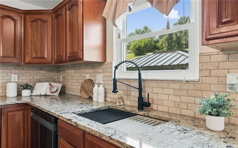 302 Davinci Ct, Rostraver Twp., 15012, 4 Bedroom Bedrooms, 11 Room Rooms,2.2 BathroomBathrooms,Residential,For Sale,Davinci Ct,1765952