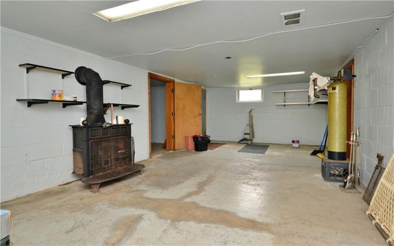 709 Brinkerton Rd, Greensburg, 15601, 3 Bedroom Bedrooms, ,1.1 BathroomBathrooms,Residential,For Sale,Brinkerton Rd,1765958