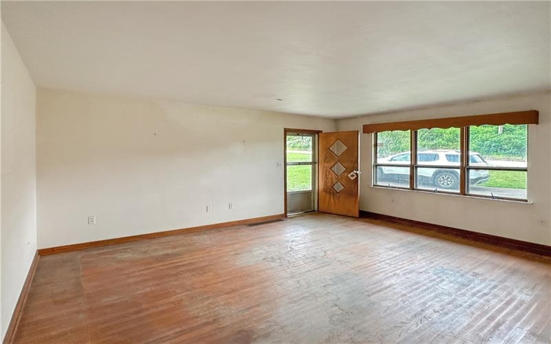 4101 Glades Pike, Somerset, 15501, 3 Bedrooms Bedrooms, 6 Rooms Rooms,2 BathroomsBathrooms,Residential,For Sale,Glades Pike,1765966