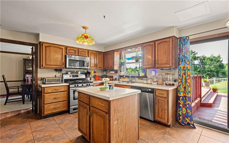 190 Delaware Trl, Venetia, 15367, 4 Bedrooms Bedrooms, 12 Rooms Rooms,2.1 BathroomsBathrooms,Residential,For Sale,Delaware Trl,1767378
