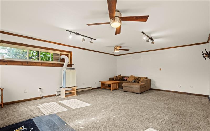 190 Delaware Trl, Venetia, 15367, 4 Bedrooms Bedrooms, 12 Rooms Rooms,2.1 BathroomsBathrooms,Residential,For Sale,Delaware Trl,1767378