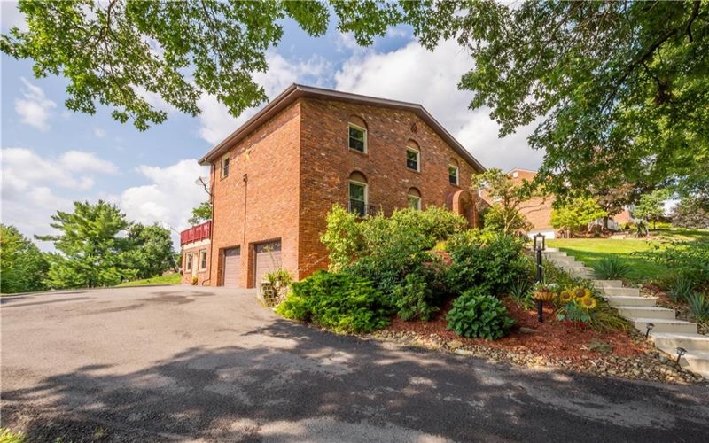 190 Delaware Trl, Venetia, 15367, 4 Bedrooms Bedrooms, 12 Rooms Rooms,2.1 BathroomsBathrooms,Residential,For Sale,Delaware Trl,1767378