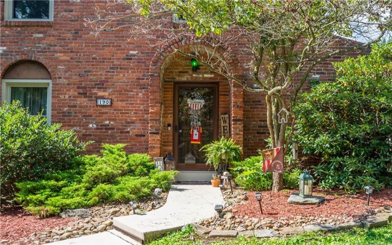 190 Delaware Trl, Venetia, 15367, 4 Bedrooms Bedrooms, 12 Rooms Rooms,2.1 BathroomsBathrooms,Residential,For Sale,Delaware Trl,1767378