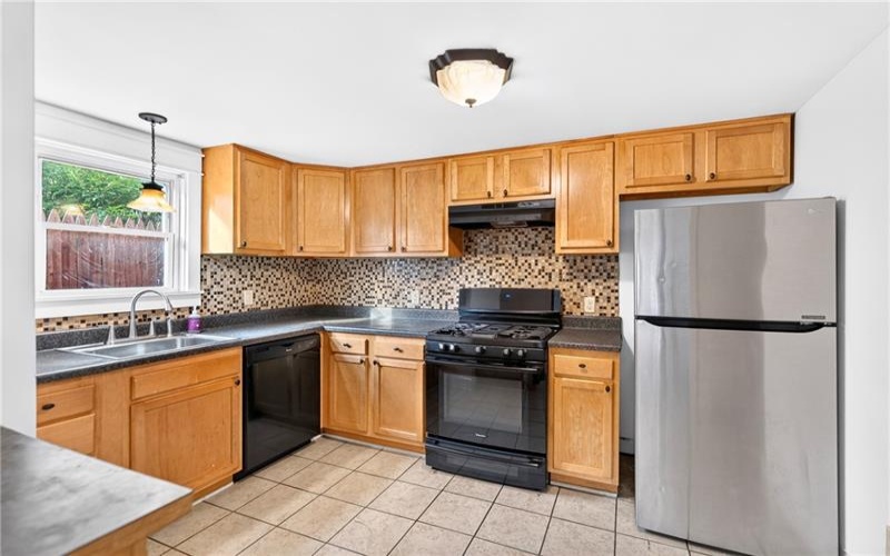 609 7th St, Charleroi, 15022, 3 Bedrooms Bedrooms, 8 Rooms Rooms,2 BathroomsBathrooms,Residential,For Sale,7th St,1765988