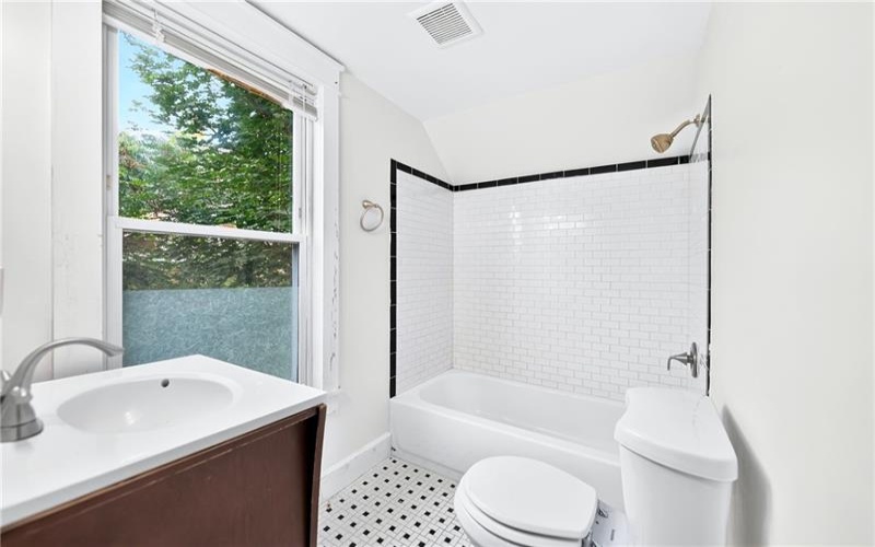 609 7th St, Charleroi, 15022, 3 Bedrooms Bedrooms, 8 Rooms Rooms,2 BathroomsBathrooms,Residential,For Sale,7th St,1765988