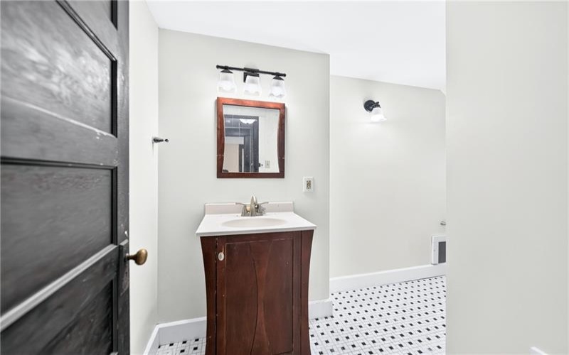 609 7th St, Charleroi, 15022, 3 Bedrooms Bedrooms, 8 Rooms Rooms,2 BathroomsBathrooms,Residential,For Sale,7th St,1765988