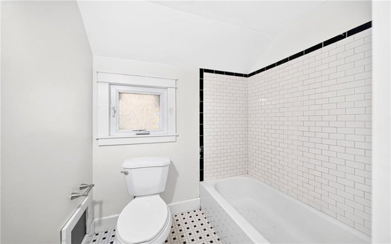 609 7th St, Charleroi, 15022, 3 Bedrooms Bedrooms, 8 Rooms Rooms,2 BathroomsBathrooms,Residential,For Sale,7th St,1765988