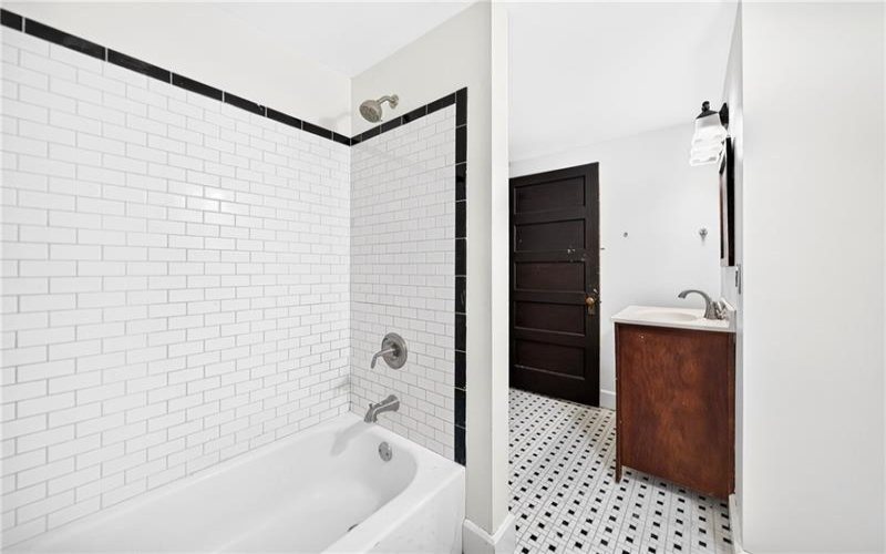 609 7th St, Charleroi, 15022, 3 Bedrooms Bedrooms, 8 Rooms Rooms,2 BathroomsBathrooms,Residential,For Sale,7th St,1765988