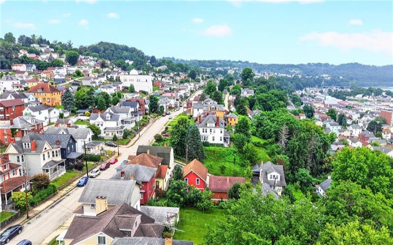 609 7th St, Charleroi, 15022, 3 Bedrooms Bedrooms, 8 Rooms Rooms,2 BathroomsBathrooms,Residential,For Sale,7th St,1765988