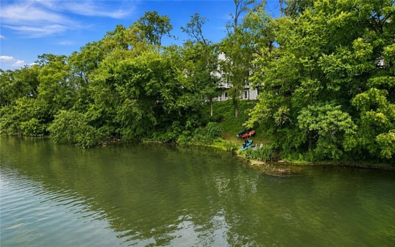 206 Waterside Dr, Canonsburg, 15317, 3 Bedrooms Bedrooms, 11 Rooms Rooms,3.1 BathroomsBathrooms,Residential,For Sale,Waterside Dr,1767435