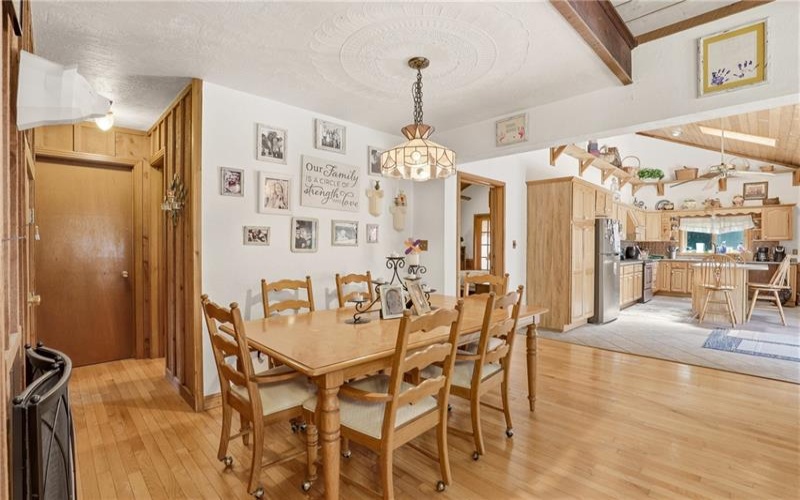 173 East Fairway Road, Central City, 15926, 2 Bedrooms Bedrooms, 6 Rooms Rooms,2 BathroomsBathrooms,Residential,For Sale,East Fairway Road,1766002
