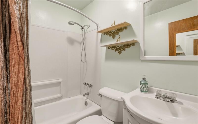 173 East Fairway Road, Central City, 15926, 2 Bedrooms Bedrooms, 6 Rooms Rooms,2 BathroomsBathrooms,Residential,For Sale,East Fairway Road,1766002