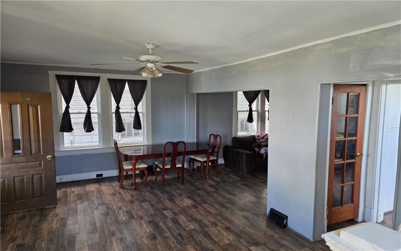 624 Front St, Brownsville, 15417, 3 Bedrooms Bedrooms, 6 Rooms Rooms,1 BathroomBathrooms,Residential,For Sale,Front St,1766041