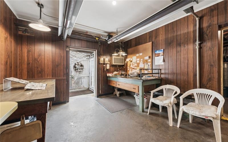 305-307 S 6TH ST, WEST NEWTON, 15089, ,Commercial-industrial-business,For Sale,S 6TH ST,1766044