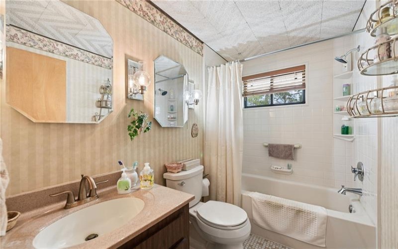 220 VERNON AVE, Belle Vernon, 15012, 3 Bedrooms Bedrooms, ,1.1 BathroomsBathrooms,Residential,For Sale,VERNON AVE,1766045