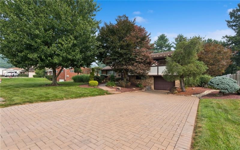 220 VERNON AVE, Belle Vernon, 15012, 3 Bedrooms Bedrooms, ,1.1 BathroomsBathrooms,Residential,For Sale,VERNON AVE,1766045