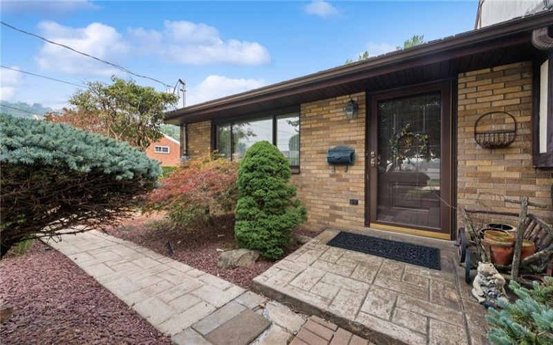 220 VERNON AVE, Belle Vernon, 15012, 3 Bedrooms Bedrooms, ,1.1 BathroomsBathrooms,Residential,For Sale,VERNON AVE,1766045