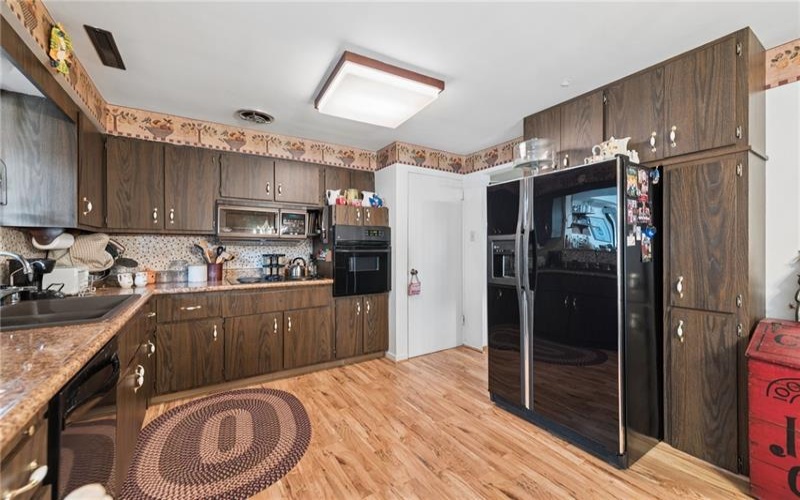 220 VERNON AVE, Belle Vernon, 15012, 3 Bedrooms Bedrooms, ,1.1 BathroomsBathrooms,Residential,For Sale,VERNON AVE,1766045