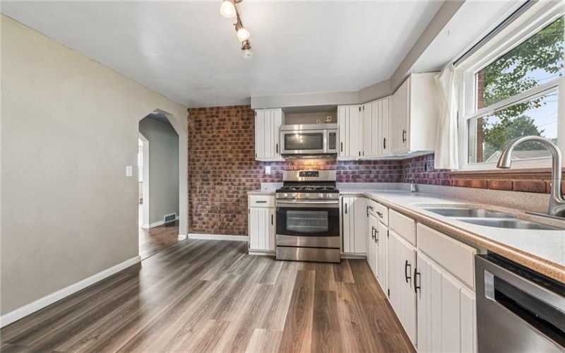 300 Pershing Dr, New Kensington, 15068, 3 Bedroom Bedrooms, ,2 BathroomBathrooms,Residential,For Sale,Pershing Dr,1766063