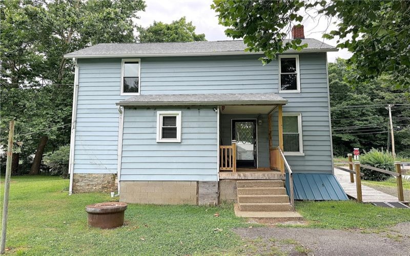 561 Chestnut Ridge Rd, Latrobe, 15650, 2 Bedroom Bedrooms, 5 Room Rooms,1 BathroomBathrooms,Residential,For Sale,Chestnut Ridge Rd,1767528