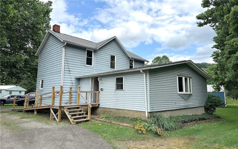561 Chestnut Ridge Rd, Latrobe, 15650, 2 Bedroom Bedrooms, 5 Room Rooms,1 BathroomBathrooms,Residential,For Sale,Chestnut Ridge Rd,1767528