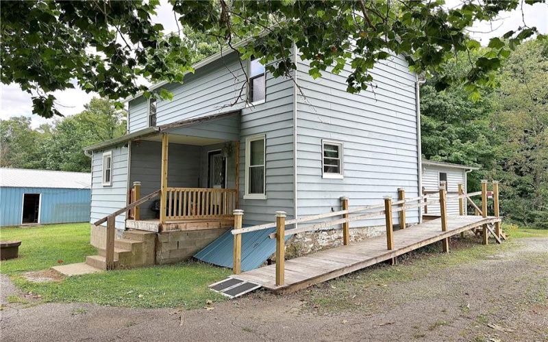 561 Chestnut Ridge Rd, Latrobe, 15650, 2 Bedroom Bedrooms, 5 Room Rooms,1 BathroomBathrooms,Residential,For Sale,Chestnut Ridge Rd,1767528