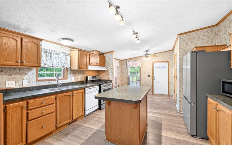 716 Hamilton AVENUE, Rostraver Township, 15012, 3 Bedroom Bedrooms, ,2 BathroomBathrooms,Residential,For Sale,Hamilton,1766093