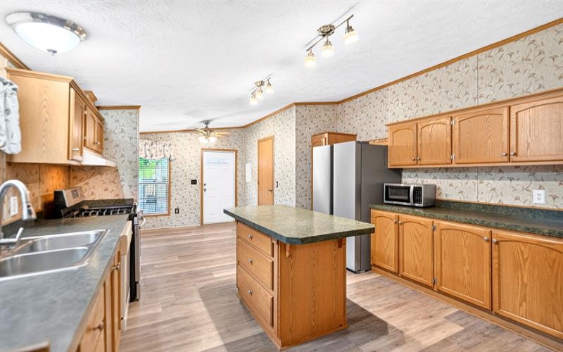 716 Hamilton AVENUE, Rostraver Township, 15012, 3 Bedroom Bedrooms, ,2 BathroomBathrooms,Residential,For Sale,Hamilton,1766093
