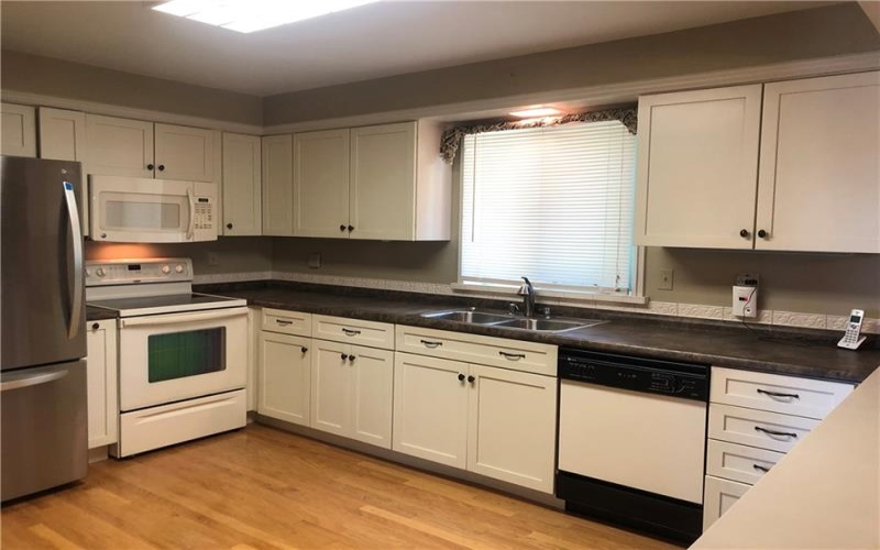 63 ROOSEVELT DR, Uniontown, 15401, 2 Bedrooms Bedrooms, 11 Rooms Rooms,3 BathroomsBathrooms,Residential,For Sale,ROOSEVELT DR,1767602