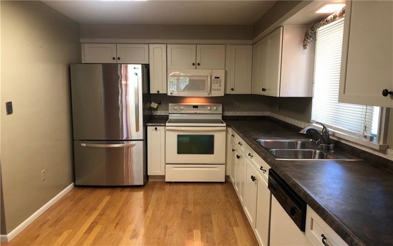 63 ROOSEVELT DR, Uniontown, 15401, 2 Bedrooms Bedrooms, 11 Rooms Rooms,3 BathroomsBathrooms,Residential,For Sale,ROOSEVELT DR,1767602