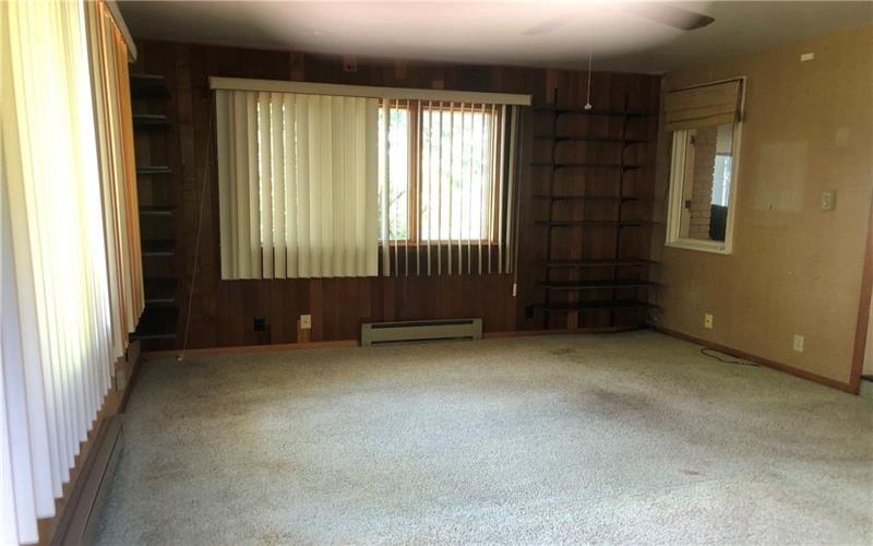 63 ROOSEVELT DR, Uniontown, 15401, 2 Bedrooms Bedrooms, 11 Rooms Rooms,3 BathroomsBathrooms,Residential,For Sale,ROOSEVELT DR,1767602